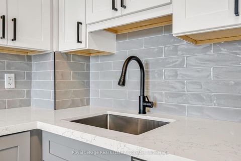 Photo 13 at 706 - 4 Elsinore Path, New Toronto, Toronto