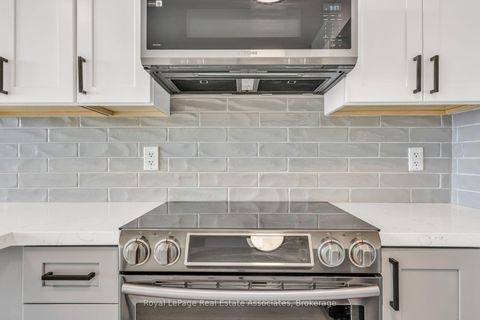 Photo 14 at 706 - 4 Elsinore Path, New Toronto, Toronto