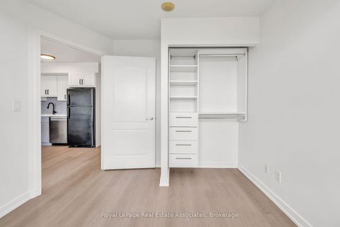 Photo 17 at 706 - 4 Elsinore Path, New Toronto, Toronto