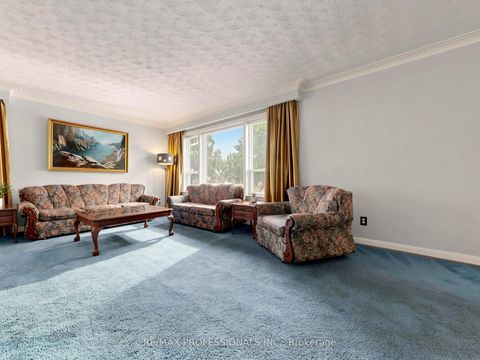 Photo 2 at 9 Detling Court, Clairville, Toronto