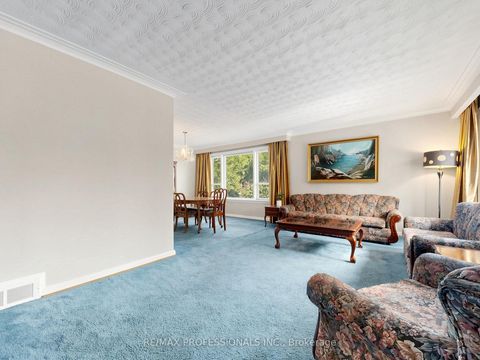 Photo 3 at 9 Detling Court, Clairville, Toronto