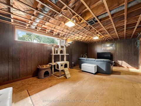 Photo 15 at 9 Detling Court, Clairville, Toronto