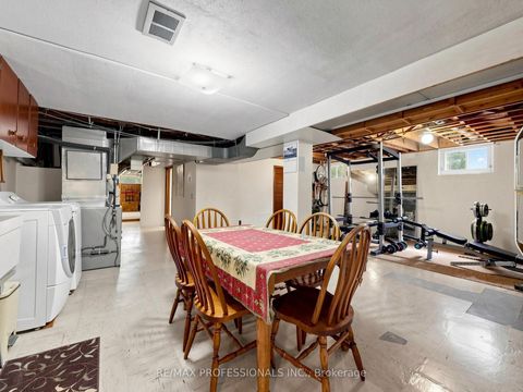 Photo 18 at 9 Detling Court, Clairville, Toronto