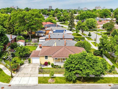 Photo 24 at 9 Detling Court, Clairville, Toronto