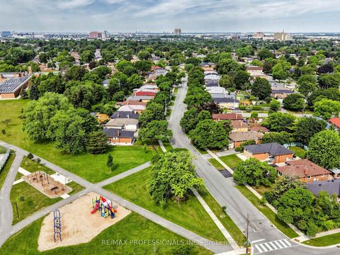 Photo 27 at 9 Detling Court, Clairville, Toronto