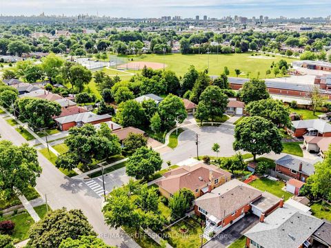 Photo 29 at 9 Detling Court, Clairville, Toronto