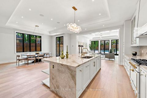 Photo 13 at 204 Forest Hill Road, Forest Hill South, Toronto