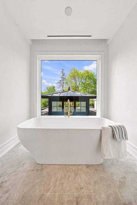 Photo 23 at 204 Forest Hill Road, Forest Hill South, Toronto