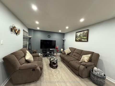Photo 2 at 163 Mabley Crescent, Lakeview Estates, Vaughan
