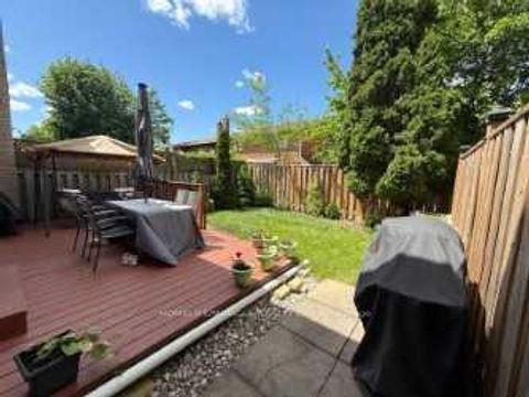 Photo 18 at 163 Mabley Crescent, Lakeview Estates, Vaughan