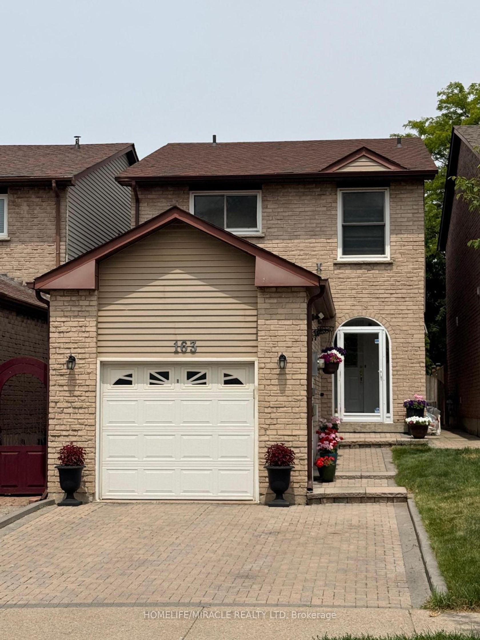 163 Mabley Crescent, Lakeview Estates, Vaughan photo 2
