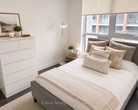 Photo 5 at 638 - 38 Iannuzzi Street, Niagara, Toronto