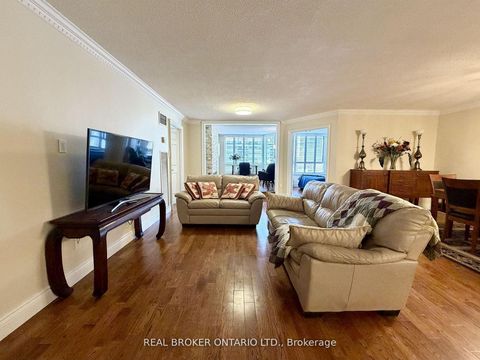 Photo 6 at 602 - 130 Carlton Street, South St. James Town, Toronto