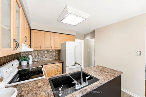 Photo 15 at 6 Gilmour Drive, Central, Ajax