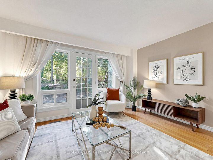 Photo 3 at 60 Tangle Briar Way, Bayview Village, Toronto