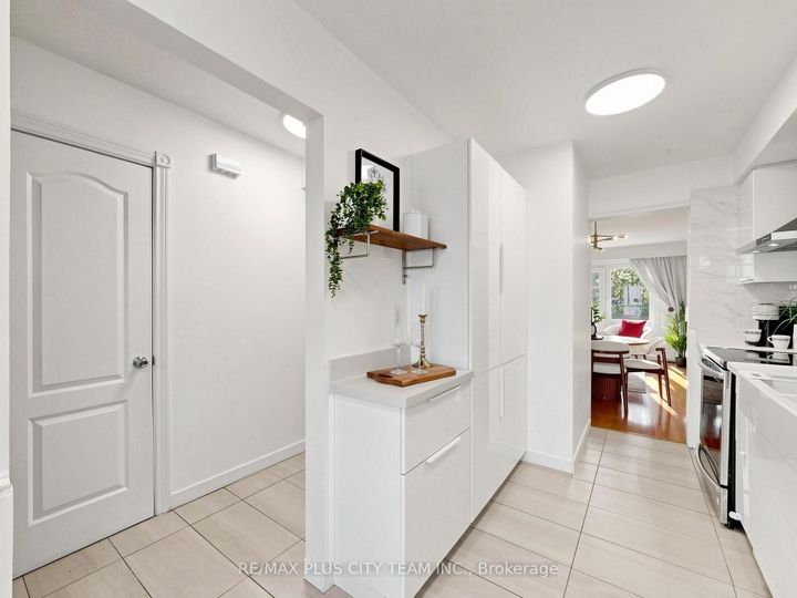 Photo 13 at 60 Tangle Briar Way, Bayview Village, Toronto