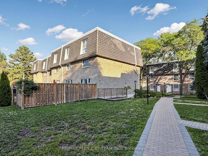 Photo 38 at 60 Tangle Briar Way, Bayview Village, Toronto