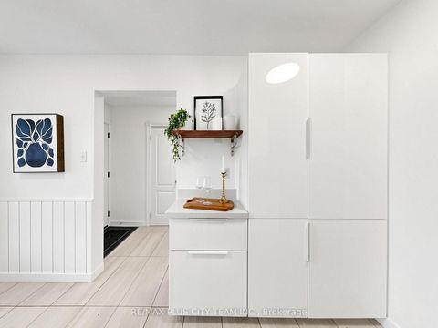 Photo 14 at 60 Tangle Briar Way, Bayview Village, Toronto