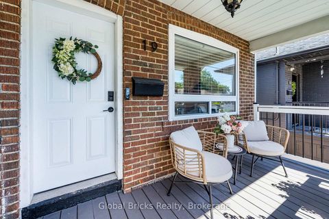 Photo 3 at 19 Elward Boulevard, Oakridge, Toronto