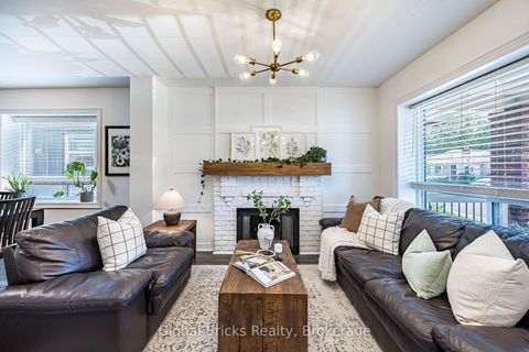 Photo 4 at 19 Elward Boulevard, Oakridge, Toronto
