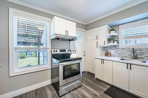 Photo 15 at 19 Elward Boulevard, Oakridge, Toronto