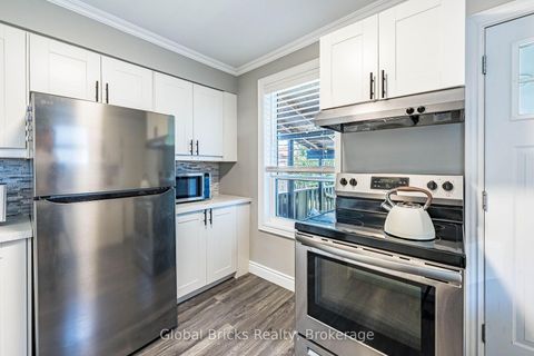 Photo 16 at 19 Elward Boulevard, Oakridge, Toronto