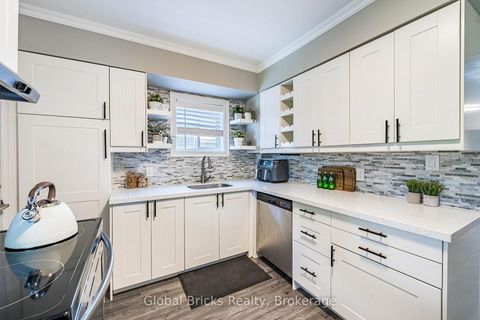 Photo 17 at 19 Elward Boulevard, Oakridge, Toronto