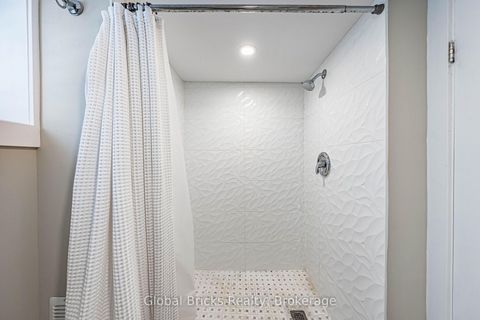 Photo 32 at 19 Elward Boulevard, Oakridge, Toronto