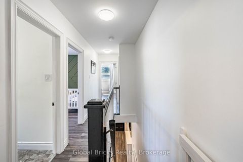 Photo 34 at 19 Elward Boulevard, Oakridge, Toronto