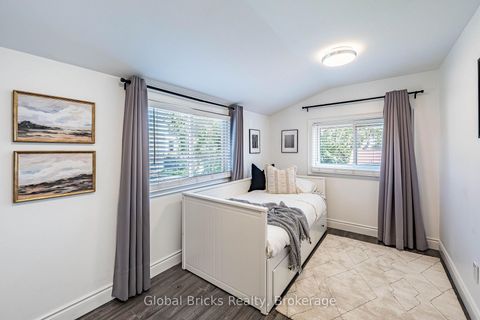 Photo 42 at 19 Elward Boulevard, Oakridge, Toronto