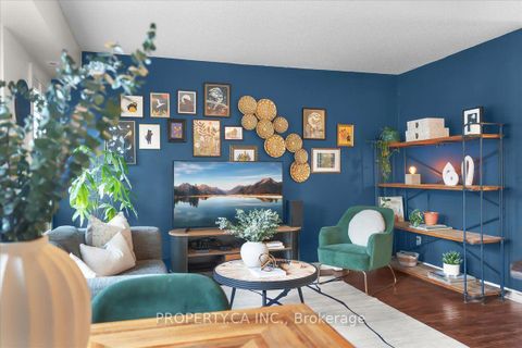 Photo 3 at Th92 - 9 Windermere Avenue, Swansea, Toronto