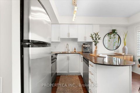 Photo 7 at Th92 - 9 Windermere Avenue, Swansea, Toronto