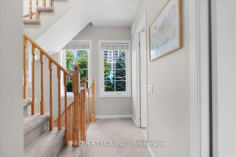 Photo 11 at Th92 - 9 Windermere Avenue, Swansea, Toronto