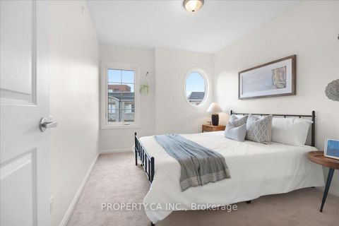 Photo 15 at Th92 - 9 Windermere Avenue, Swansea, Toronto