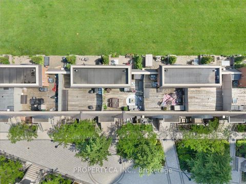 Photo 16 at Th92 - 9 Windermere Avenue, Swansea, Toronto