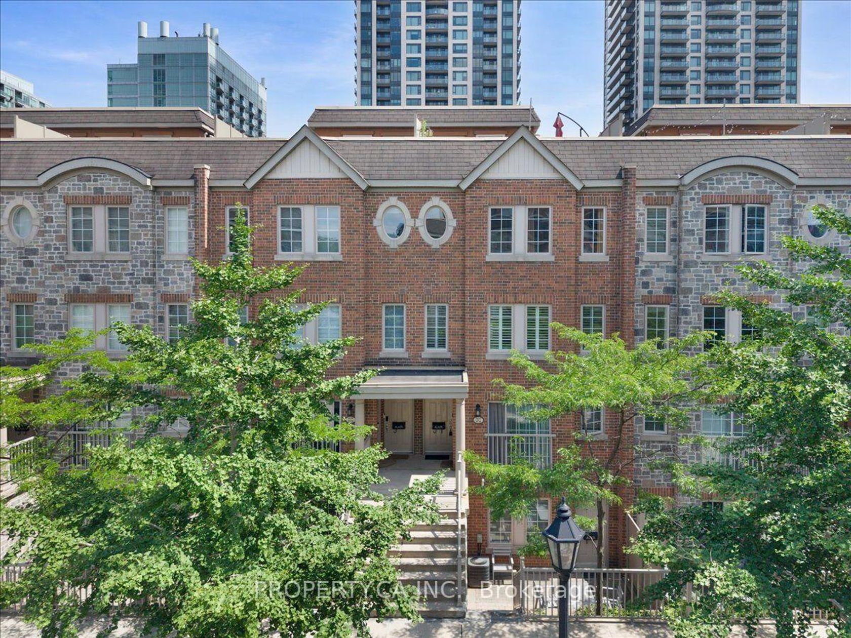 Th92 - 9 Windermere Avenue, Swansea, Toronto 