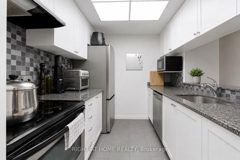 Photo 8 at 504 - 77 Harbour Square, Waterfront Communities C1, Toronto