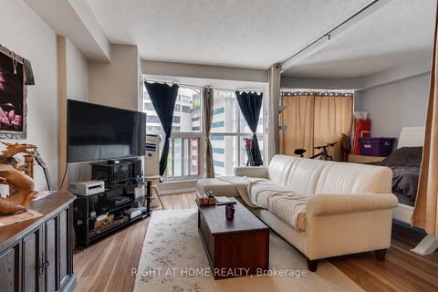 Photo 10 at 504 - 77 Harbour Square, Waterfront Communities C1, Toronto
