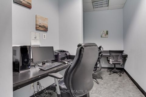 Photo 17 at 504 - 77 Harbour Square, Waterfront Communities C1, Toronto