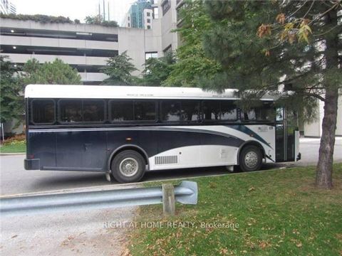 Photo 22 at 504 - 77 Harbour Square, Waterfront Communities C1, Toronto