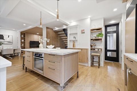 Photo 14 at 310 Bessborough Drive, Leaside, Toronto