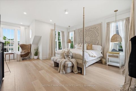 Photo 30 at 310 Bessborough Drive, Leaside, Toronto