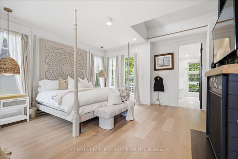 Photo 32 at 310 Bessborough Drive, Leaside, Toronto