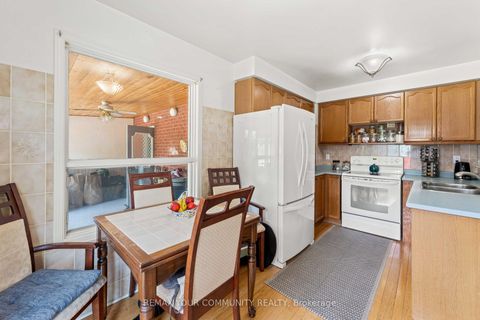 Photo 11 at 78 Annamaria Drive, Keswick North, Georgina