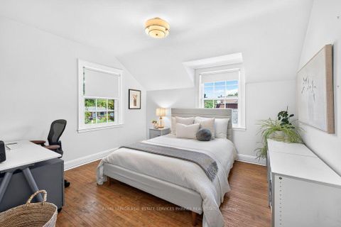 Photo 16 at 3947 Bloor Street W, City Centre West, Toronto