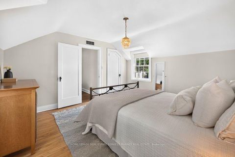 Photo 19 at 3947 Bloor Street W, City Centre West, Toronto