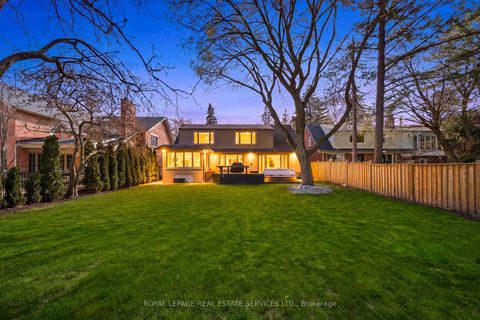 Photo 2 at 59 Edgevalley Drive, Humber Valley, Toronto