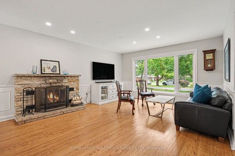 Photo 4 at 14 Mossford Court, Rosethorn, Toronto