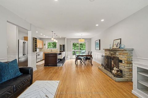 Photo 5 at 14 Mossford Court, Rosethorn, Toronto