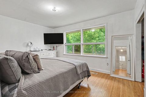 Photo 18 at 14 Mossford Court, Rosethorn, Toronto